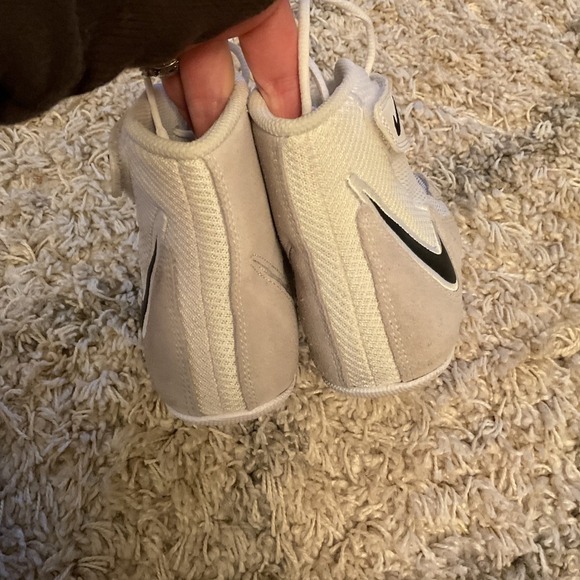 Nike Speedsweep VIII GS Wrestling Shoes White Black Photon Dust Size 5Y main image 8